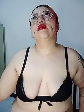 Snapshot of bruja_sscarlata chatting on June 6, 2026, 2:27 am bruja sscarlata online show from June 6, 2026, 2:27 am