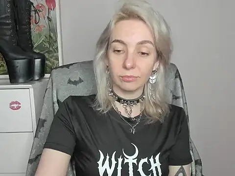 velvetanne online show from June 9, 2026, 6:36 am