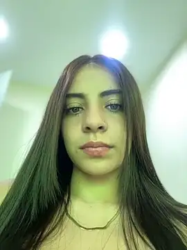 Snapshot of Hanna_Cruz_ chatting on June 2, 2026, 5:37 pm Hanna Cruz online show from June 2, 2026, 5:37 pm