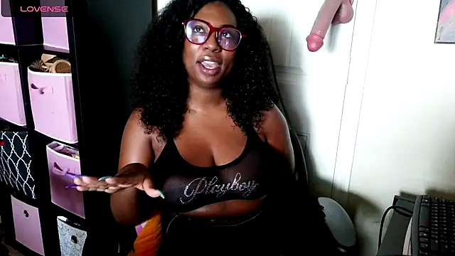 CyndyLouWho online show from June 11, 2026, 5:55 pm