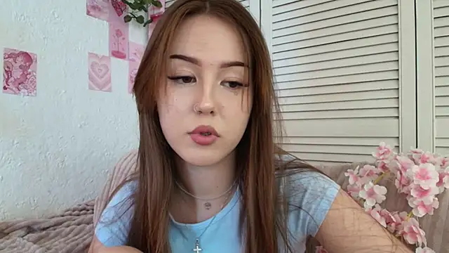 Snapshot of silver_grl chatting on June 3, 2026, 5:43 am silver grl online show from June 3, 2026, 5:43 am