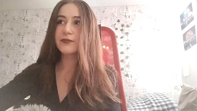 Pollykiss online show from June 3, 2026, 10:40 am