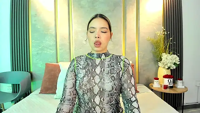 AlanaPrince  online show from June 4, 2026, 8:37 pm