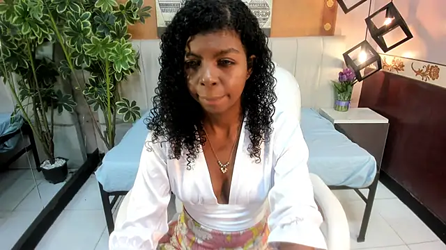 XtinaRave online show from June 5, 2026, 7:52 pm