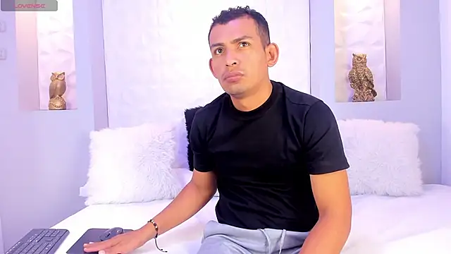 AntonioRuda online show from May 31, 2026, 11:39 am