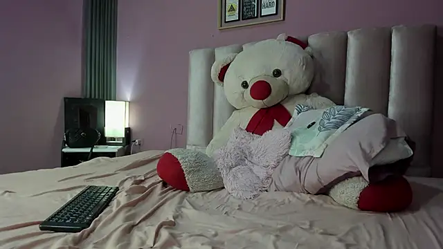 ORIANNA 21 online show from May 30, 2026, 8:22 am