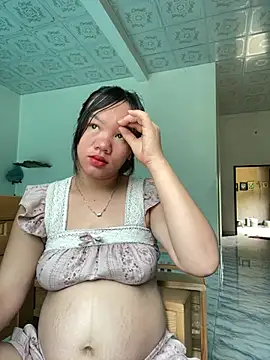 Suki-love online show from June 8, 2026, 3:18 am