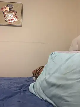 Prettylondond online show from June 9, 2026, 4:24 am