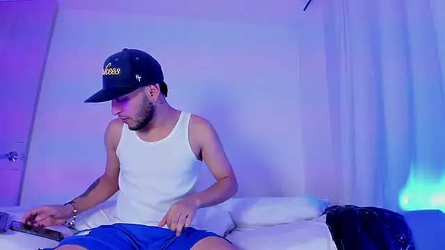  Kevin xxx online show from September 21, 2025, 5:42 am