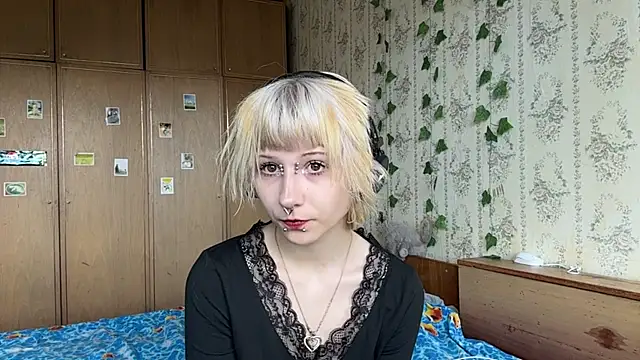 FatimahFroman online show from May 26, 2026, 12:34 pm