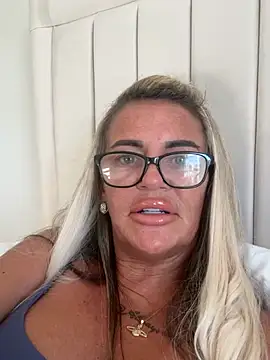 hotmilf66 online show from June 6, 2026, 6:34 pm