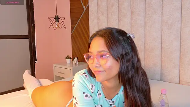 Snapshot of Dulce_Holy chatting on June 5, 2026, 6:52 am Dulce Holy online show from June 5, 2026, 6:52 am