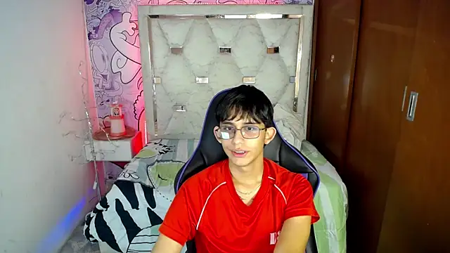 Snapshot of zxvn_n chatting on June 4, 2026, 1:17 pm zxvn n online show from June 4, 2026, 1:17 pm