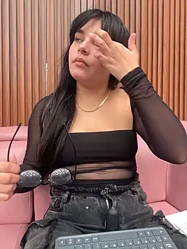 Samantha Torrez1 online show from June 10, 2026, 7:13 pm