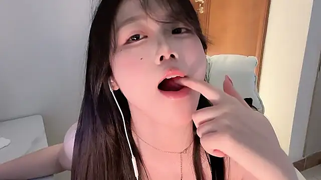 April UU online show from May 26, 2026, 1:34 am