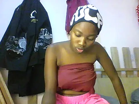 aliana082169 online show from May 26, 2026, 11:17 am