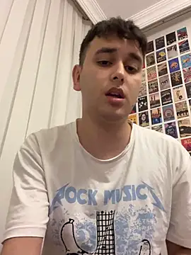 Snapshot of imjustaboyy1 chatting on May 27, 2026, 8:39 pm imjustaboyy1 online show from May 27, 2026, 8:39 pm