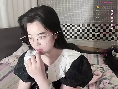 Snapshot of Lili-0521 chatting on June 5, 2026, 5:51 pm Lili-0521 online show from June 5, 2026, 5:51 pm