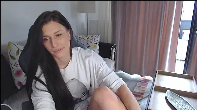 aryanne98 online show from June 7, 2026, 3:05 pm