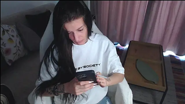 aryanne98 online show from June 8, 2026, 5:52 am