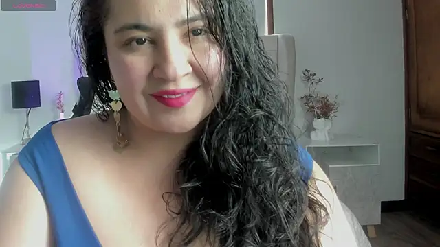 Snapshot of JadeBellee chatting on June 6, 2026, 6:12 pm JadeBellee online show from June 6, 2026, 6:12 pm