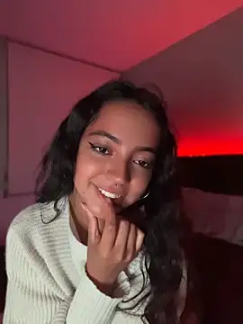 Snapshot of rouss_lar chatting on June 6, 2026, 3:33 am rouss lar online show from June 6, 2026, 3:33 am
