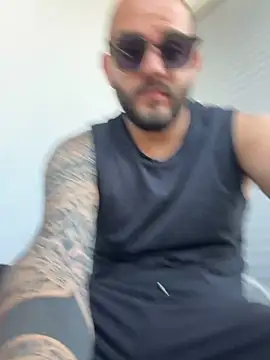 yoyett3223 online show from June 8, 2026, 6:47 am
