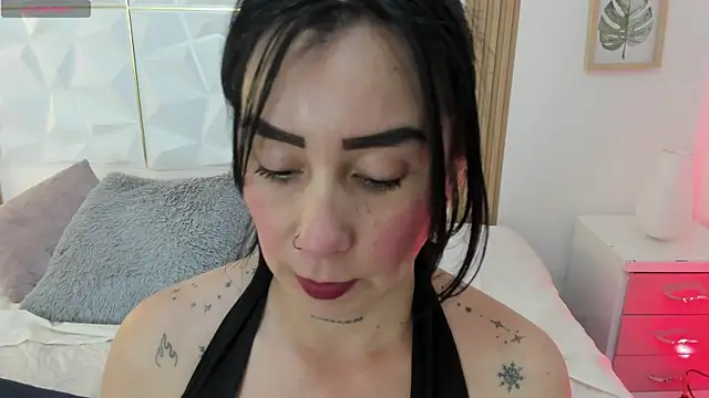 Anniee 333 online show from June 3, 2026, 1:46 pm