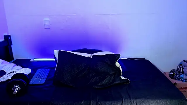 Snapshot of Luke_Muscle chatting on June 6, 2026, 1:54 am Luke Muscle online show from June 6, 2026, 1:54 am