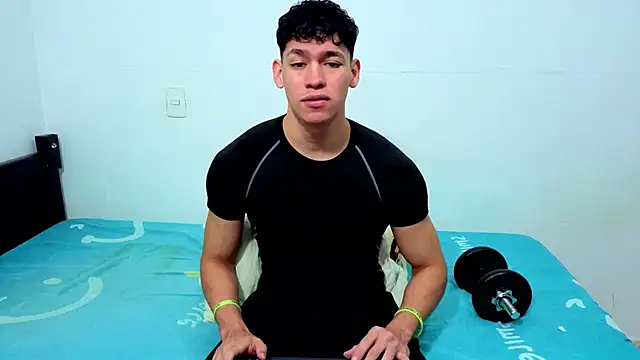 Snapshot of Luke_Muscle chatting on June 8, 2026, 2:28 pm Luke Muscle online show from June 8, 2026, 2:28 pm