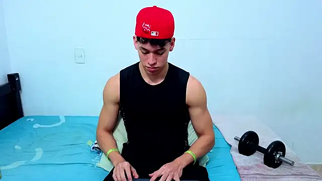 Snapshot of Luke_Muscle chatting on June 9, 2026, 2:39 pm Luke Muscle online show from June 9, 2026, 2:39 pm