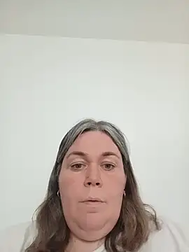 chattedebretagne online show from June 5, 2026, 6:02 pm