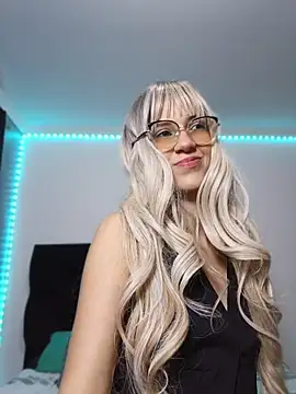 sofi diaz1 online show from June 2, 2026, 7:27 pm