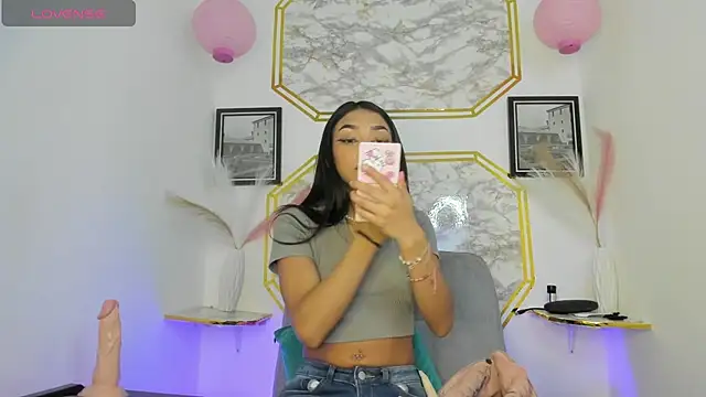 jaulyn 18   online show from May 26, 2026, 12:23 pm