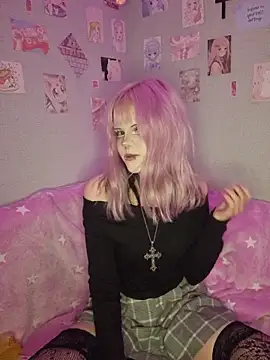 VelvetAlice online show from June 3, 2026, 9:31 pm