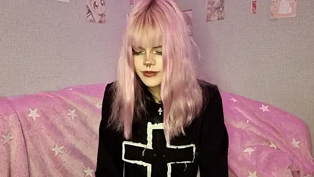 VelvetAlice online show from June 7, 2026, 9:07 pm
