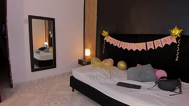 twodolls18 online show from May 30, 2026, 5:04 am