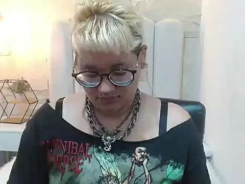Echypyon  online show from June 5, 2026, 3:13 am