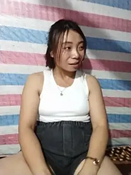 Snapshot of NeoLoveSex chatting on May 24, 2026, 12:32 pm NeoLoveSex online show from May 24, 2026, 12:32 pm