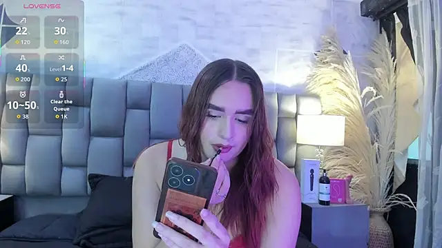 CleoFoxxx  online show from June 7, 2026, 9:40 pm