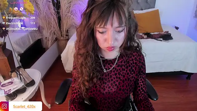 Snapshot of Scarlett__Cooper__1 chatting on June 3, 2026, 2:55 pm Scarlett Cooper 1 online show from June 3, 2026, 2:55 pm