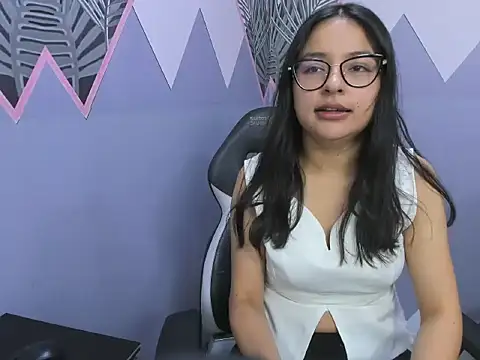 Snapshot of AuroraGreyy chatting on June 2, 2026, 1:02 pm AuroraGreyy online show from June 2, 2026, 1:02 pm