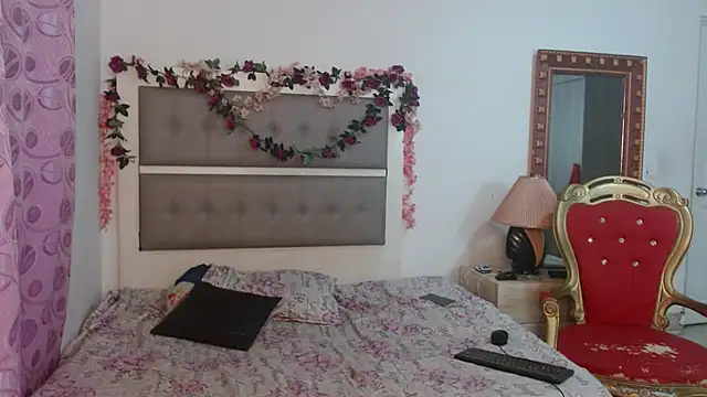 Snapshot of MartinaXBob chatting on June 3, 2026, 8:25 pm MartinaXBob online show from June 3, 2026, 8:25 pm