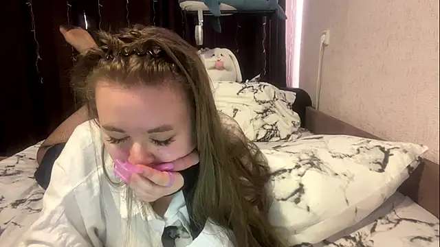 KrystalCarabine online show from May 25, 2026, 4:51 am
