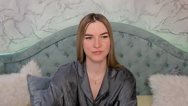 Snapshot of RoxyReignn chatting on June 6, 2026, 11:31 pm RoxyReignn online show from June 6, 2026, 11:31 pm