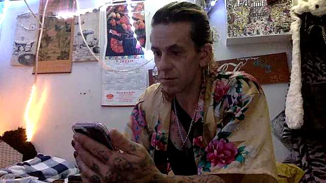 VanillaSnowcones online show from June 9, 2026, 1:28 am