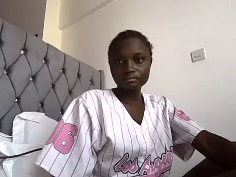 Hotgirl 2005 online show from July 2, 2026, 6:30 am