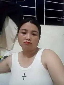 Giee00 online show from May 24, 2026, 9:42 pm