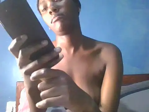 Petite-divaa online show from June 4, 2026, 5:30 pm
