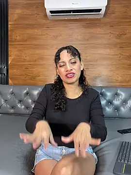 Snapshot of Pisciana_ chatting on June 1, 2026, 12:29 pm Pisciana online show from June 1, 2026, 12:29 pm